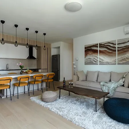 Apartment 4 Bedroom Luxury With Park & River View Belgrade