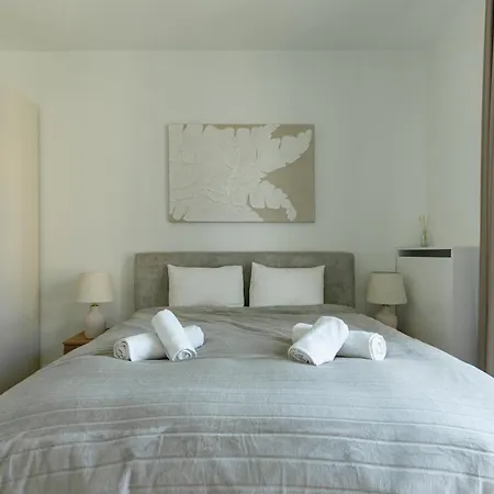 4 Bedroom Luxury With Park & River View