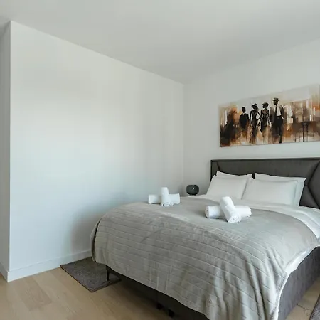 4 Bedroom Luxury With Park & River View 贝尔格莱德