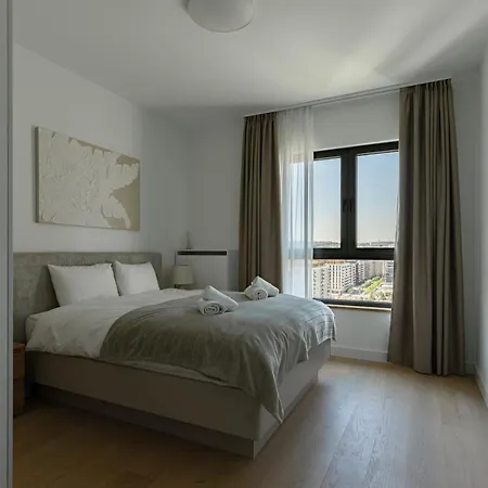 Apartment 4 Bedroom Luxury With Park & River View Belgrade