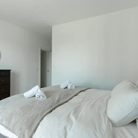 4 Bedroom Luxury With Park & River View 贝尔格莱德