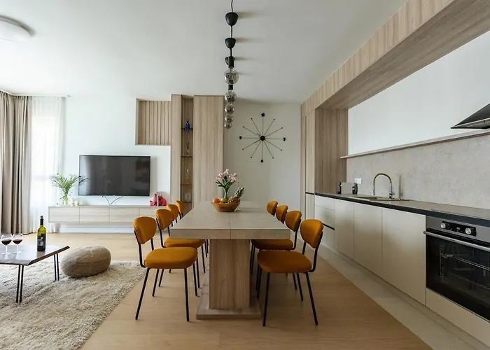 4 Bedroom Luxury With Park & River View Apartmán *