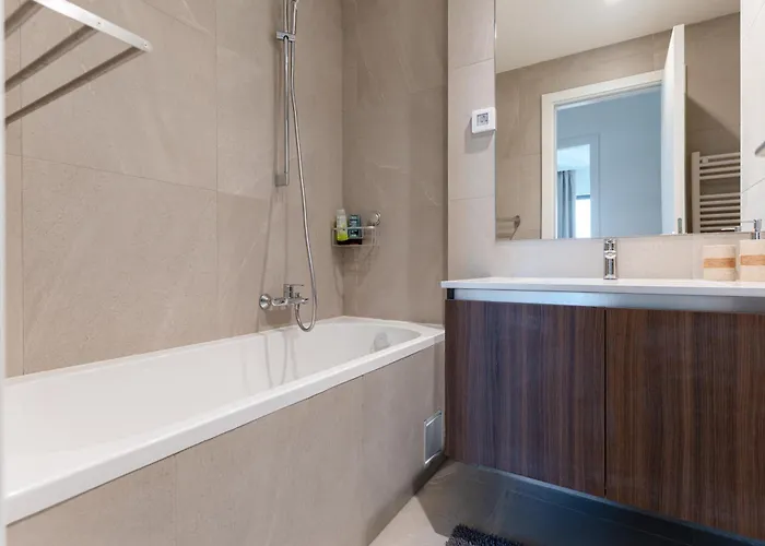 Apartmán 4 Bedroom Luxury With Park & River View *