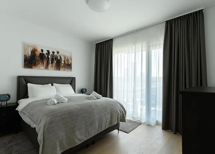 4 Bedroom Luxury With Park & River View